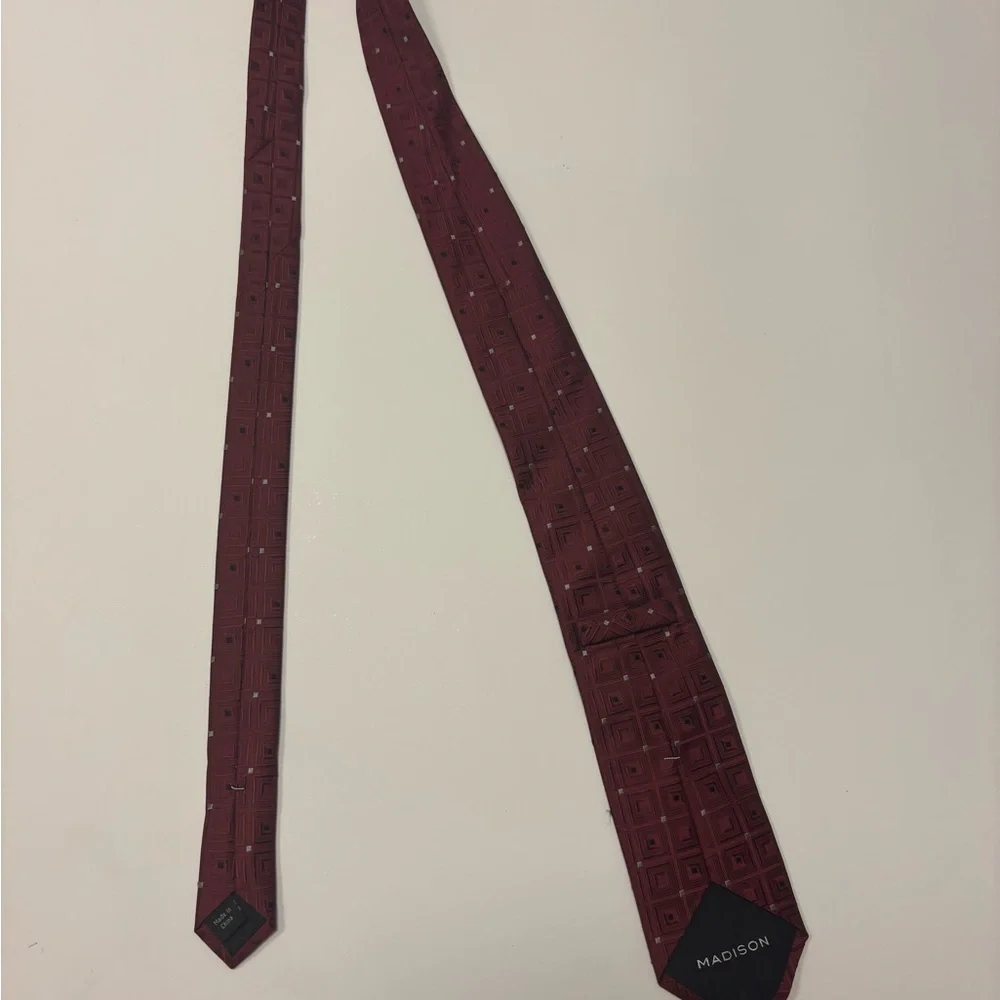 Madison burgundy geometric